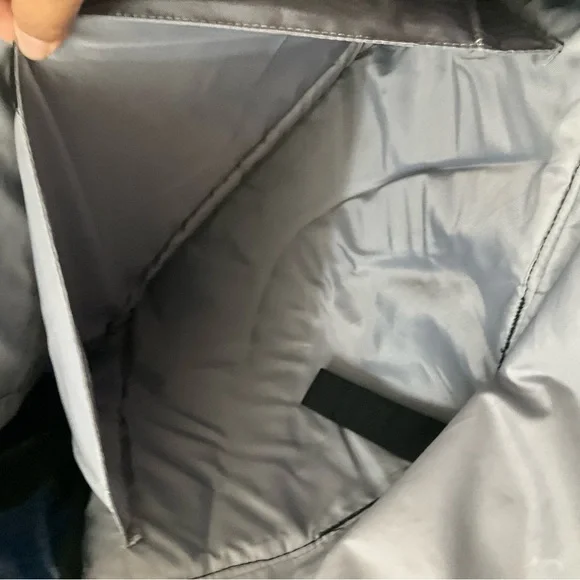 L.L. Bean Navy and Black Laptop Messenger Crossbody Bag - Picture 6 of 13